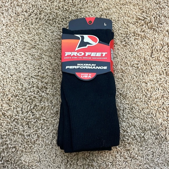 Black knee high athletic socks - Picture 1 of 2